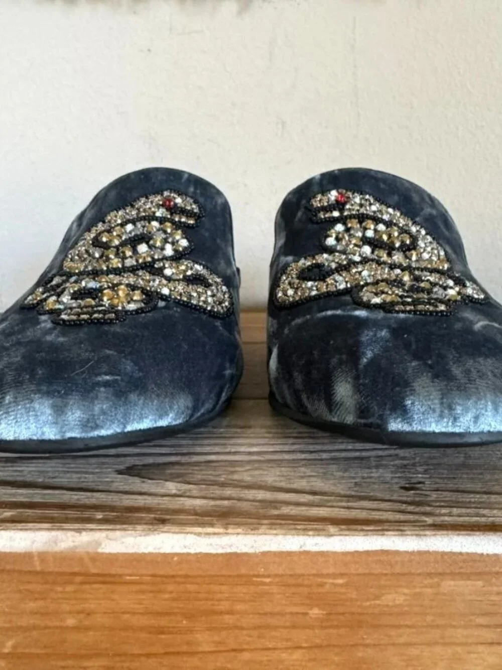 Steve Madden Hyde Blue Velvet Beaded Snake Slip on‎ Flat Loafer Mules Size 8.5 - Picture 4 of 14
